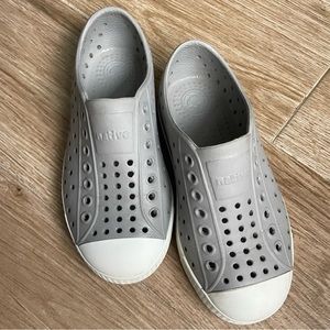Native shoes - gray size c11